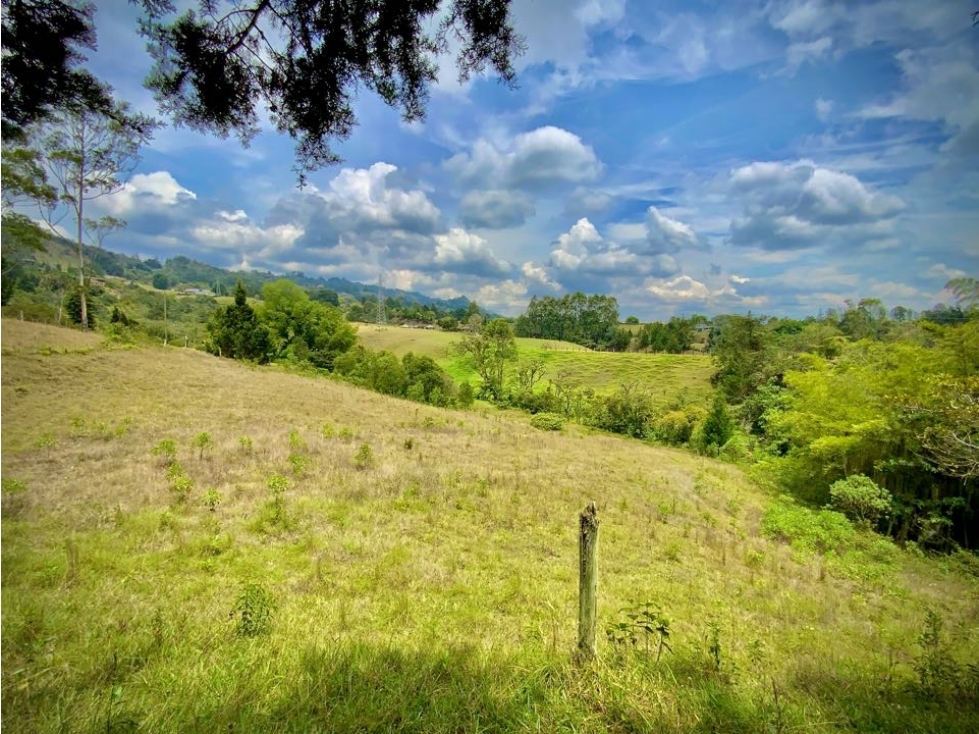 Venta Hermoso Lote bonita Vista Quebrada Sector Aeropuerto — foto 2