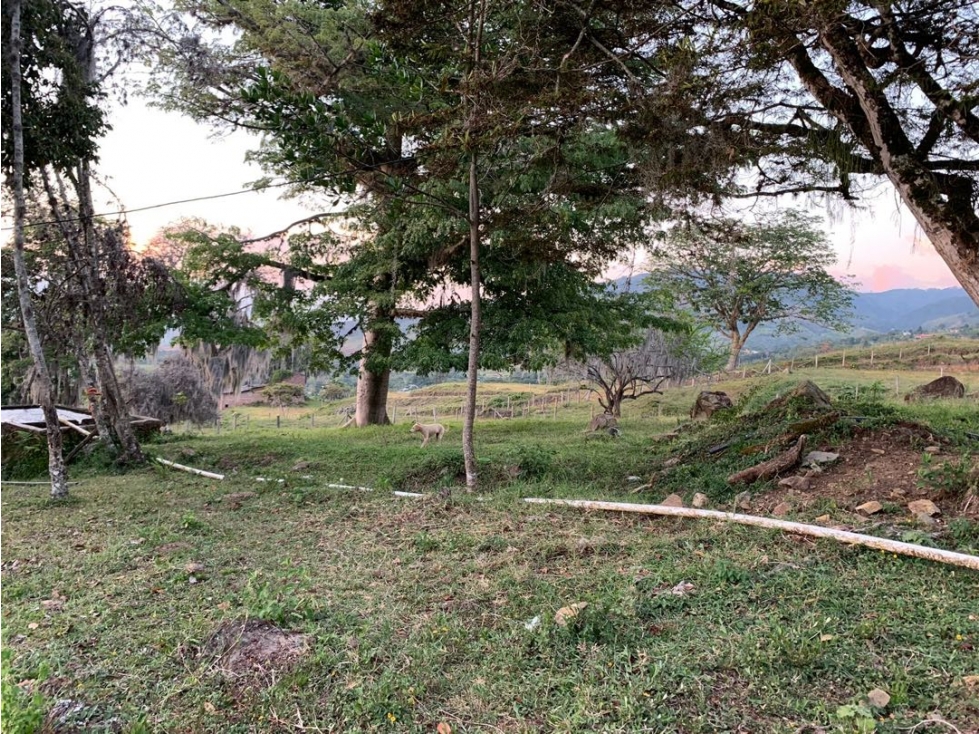 Lote terreno de 1.104m2 en condominio en venta Santa Elena El Cerrito - 2