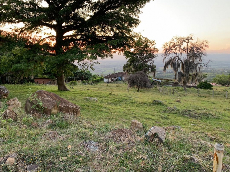 Lote terreno de 1.104m2 en condominio en venta Santa Elena El Cerrito - 5