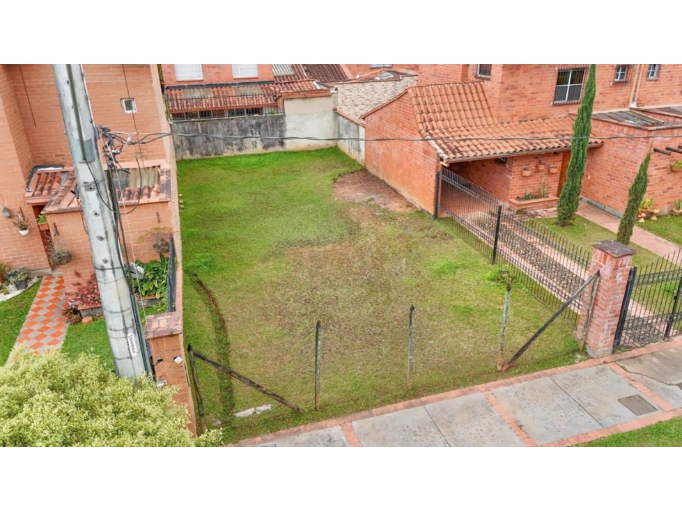 Lote un unidad cerrada Rionegro sector San Nicolás — foto 4