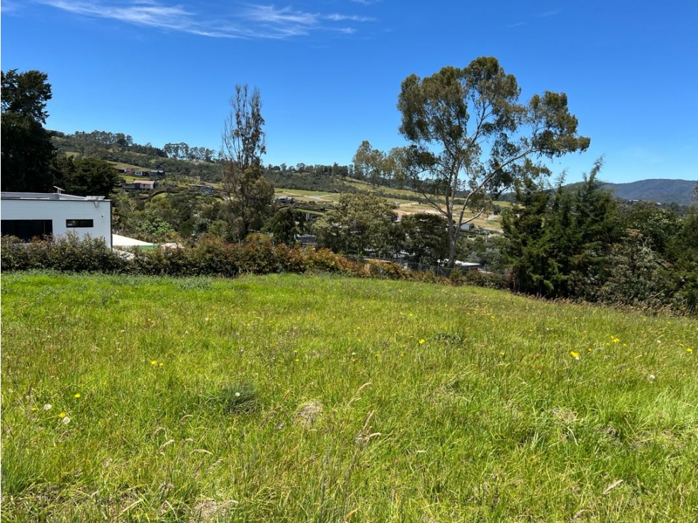 VENDEMOS Lote Unidad Cerrada Bracamonte Alto Palmas — foto 4
