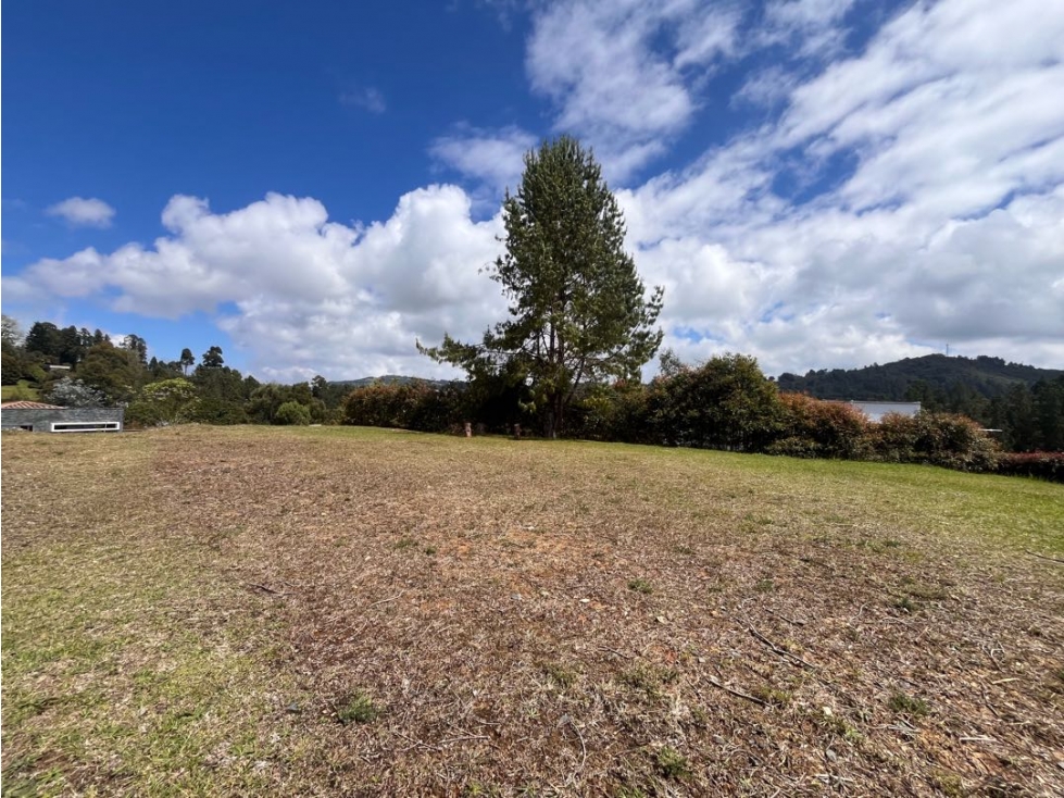 LOTE UNIDAD CERRADA LOMA DEL ESCOBERO 1220 M2
