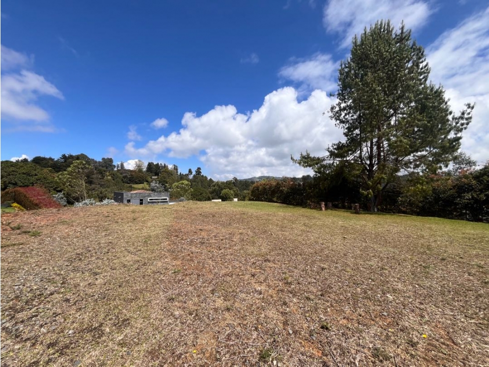 LOTE UNIDAD CERRADA LOMA DEL ESCOBERO 1220 M2 — foto 2