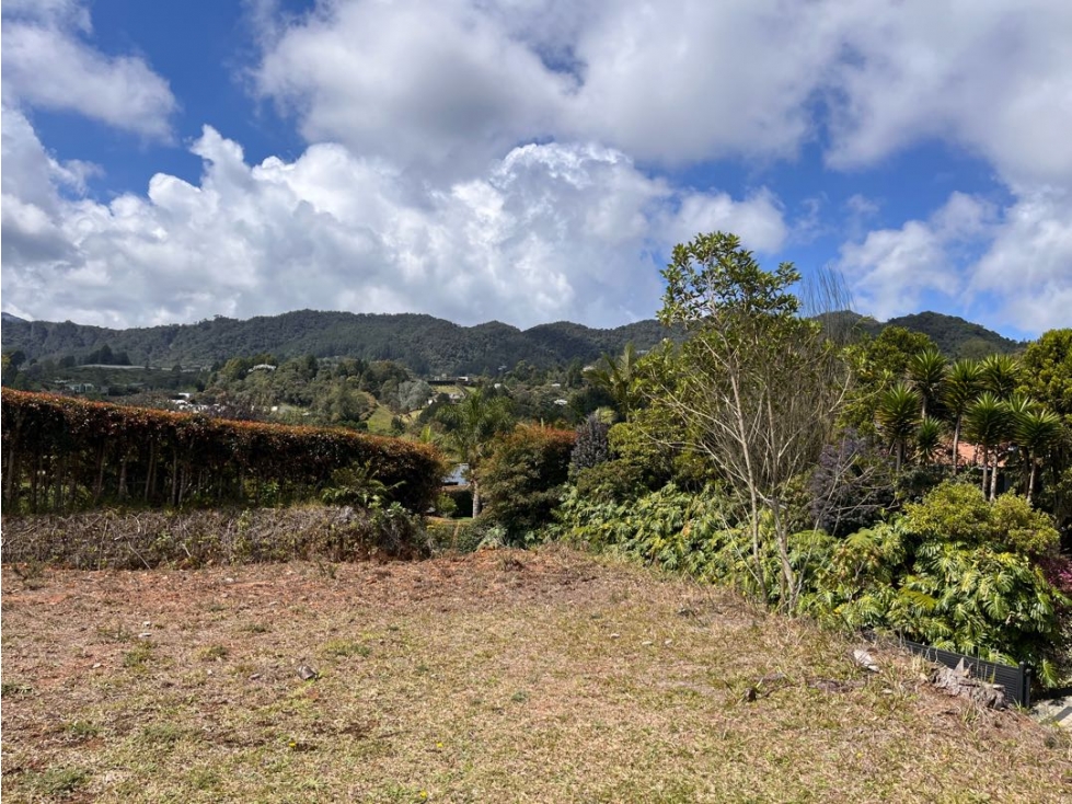 LOTE UNIDAD CERRADA LOMA DEL ESCOBERO 1220 M2 — foto 3