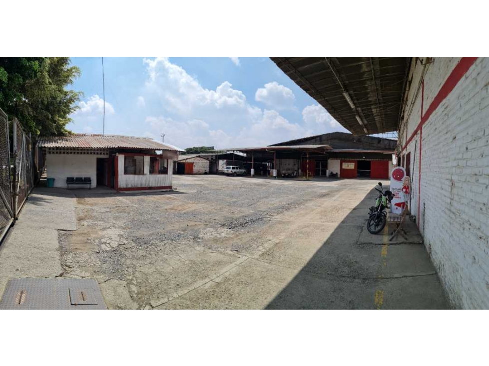 Lote con indice de ocupación del 85% tiene bodegas funcionales - 1