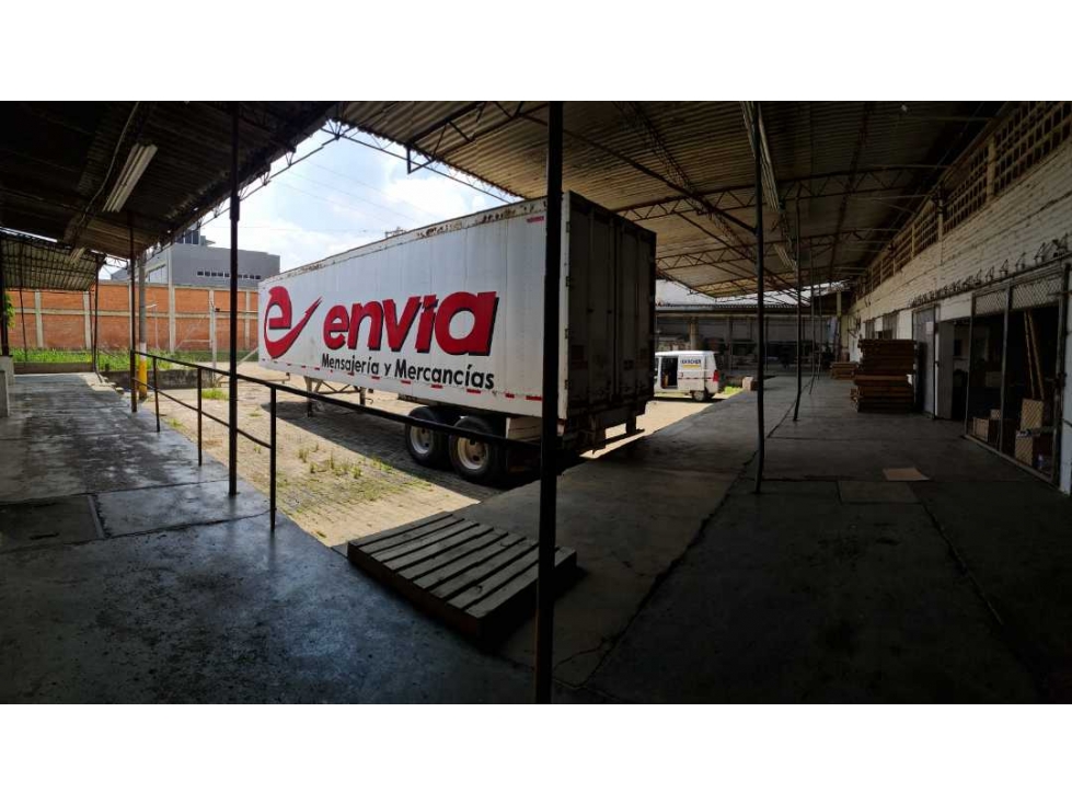 Lote con indice de ocupación del 85% tiene bodegas funcionales - 4