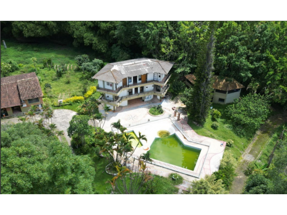 Lotes con construcción en venta - Medellín — foto 2