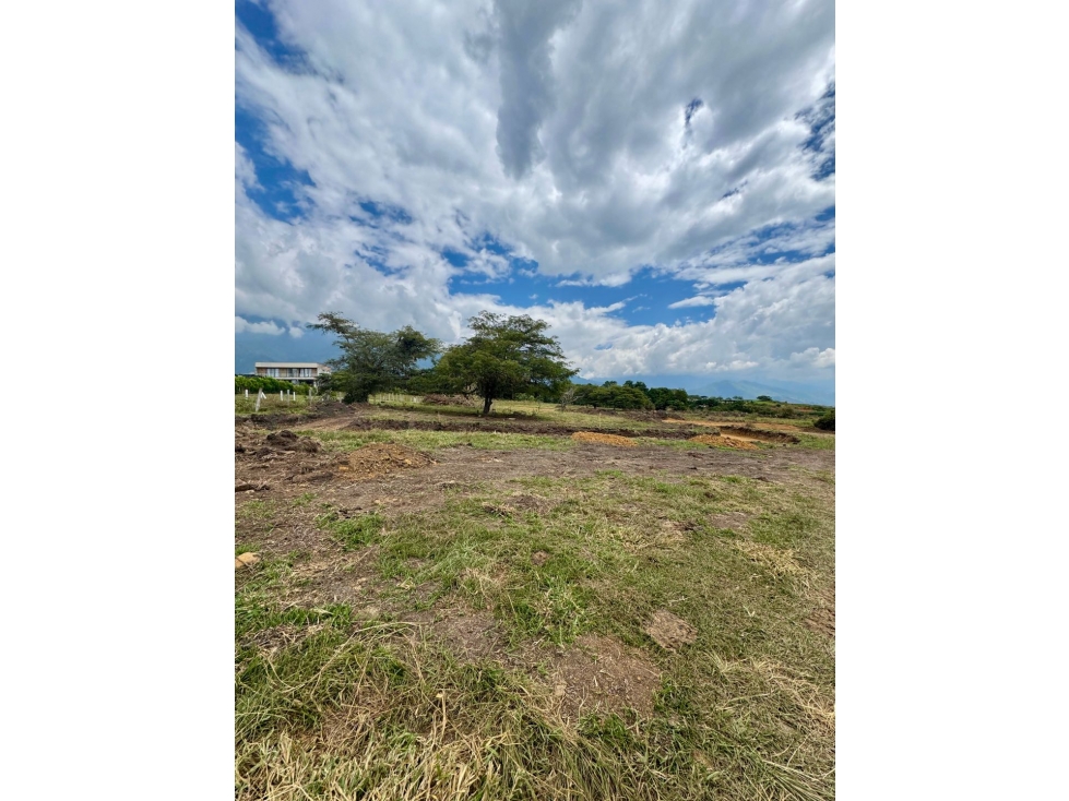 Lotes desde 1.277m2 en venta en parcelación - Santa Elena El Cerrito — foto 3