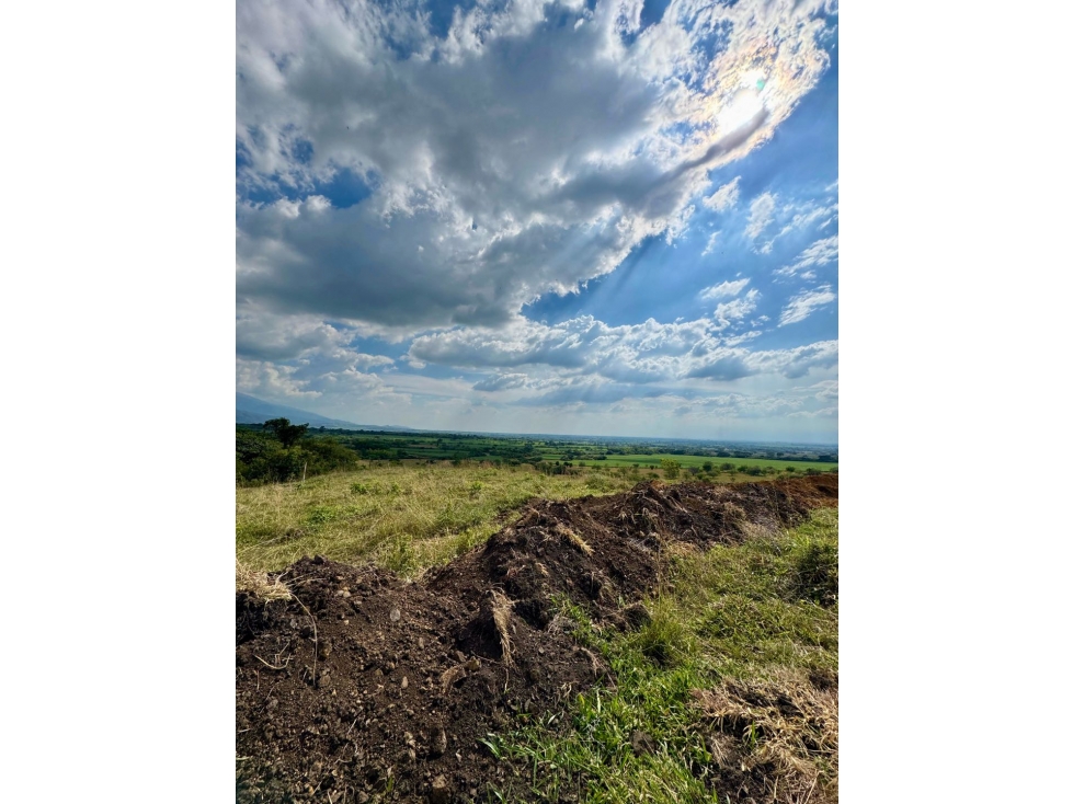 Lotes desde 1.277m2 en venta en parcelación - Santa Elena El Cerrito — foto 2
