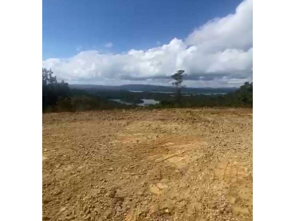 Lotes en Exclusiva Parcelacion fácil acceso al Peñol y Guatapé - 4