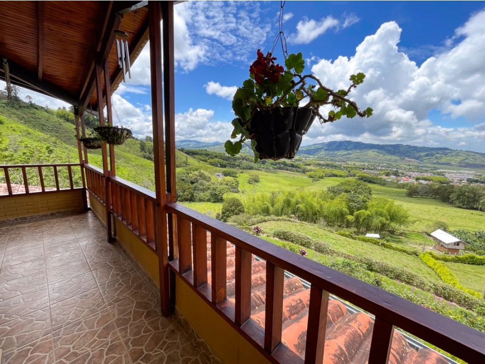 SE VENDE LOTES Y CABAÑA EN LAGO CALIMA DARIEN - 5