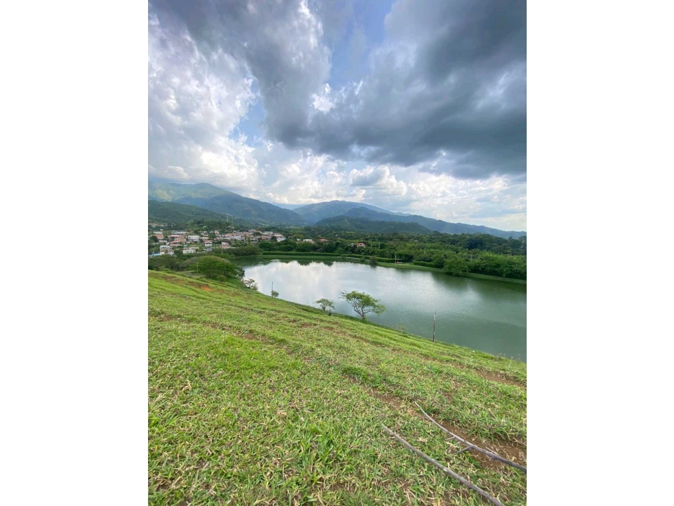 LOTE EN VENTA EN LAGOS DE MARACAIBO-VIA TIENDA NUEVA