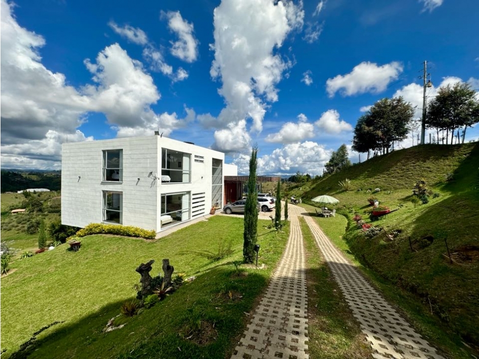 CASA AMOBLADA A 15 MIN DE AEROPUERTO. OPORTUNIDAD — foto 3