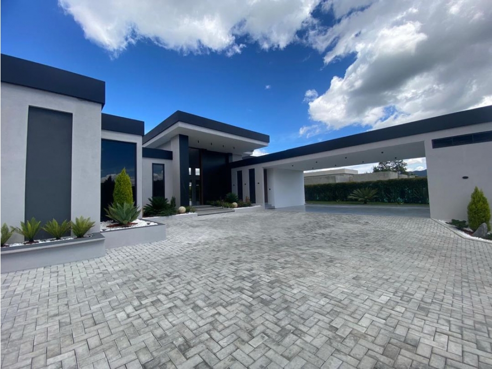 Lujosa casa finca domótica en unidad cerrada en Llanogrande