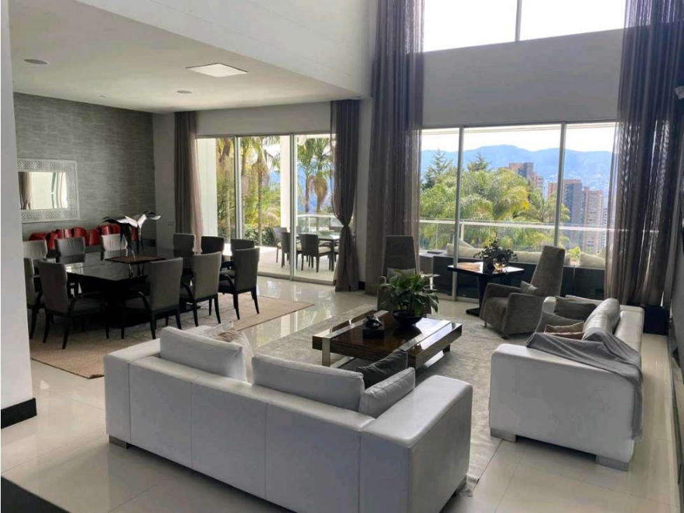 Lujosa Casa Venta y renta Balsos parte alta