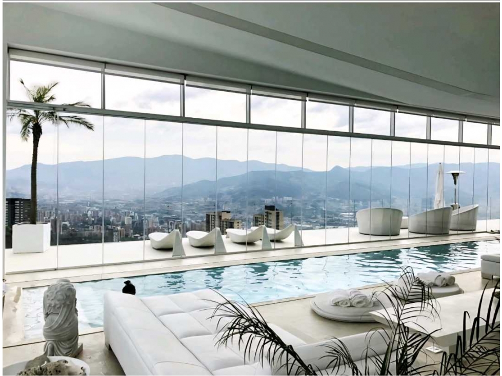LUJOSA Y MODERNA CASA EN EL POBLADO VUA PALMAS CON PISCINA — foto 3