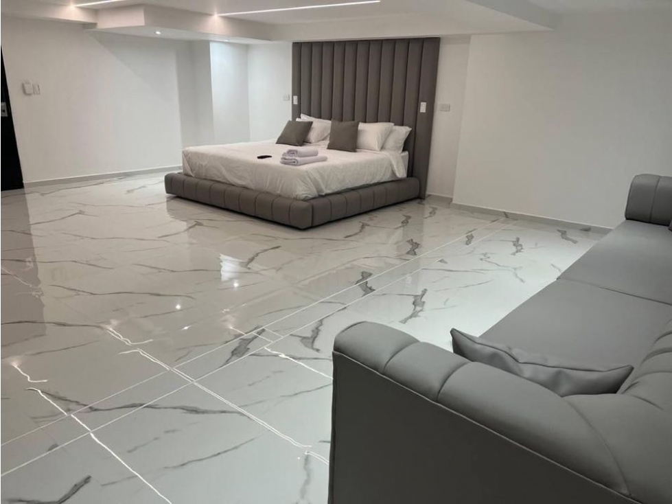 LUJOSO HOTEL EN VENTA POBLADO - 3