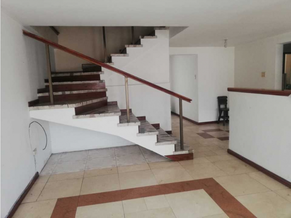 LUXA INMOBILIARIA VENDE CASA BARRIO EL RECUERDO.Excelente ubicación — foto 3