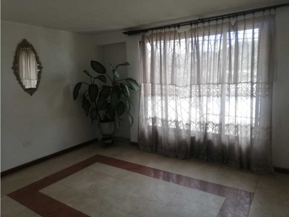 LUXA INMOBILIARIA VENDE CASA BARRIO EL RECUERDO.Excelente ubicación — foto 4