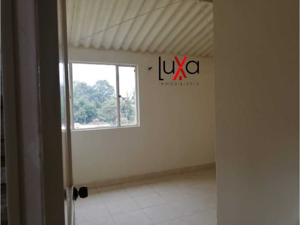 LUXA VENDE APARTAMENTO EN CONJUNTO TRES MARGARITAS. — foto 4