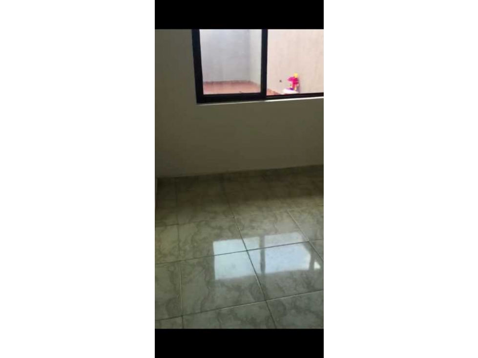 LUXA VENDE CASA AMPLIA BARRIO VILLA HELENA .DOS PISOS INDEPENDIENTES — foto 4