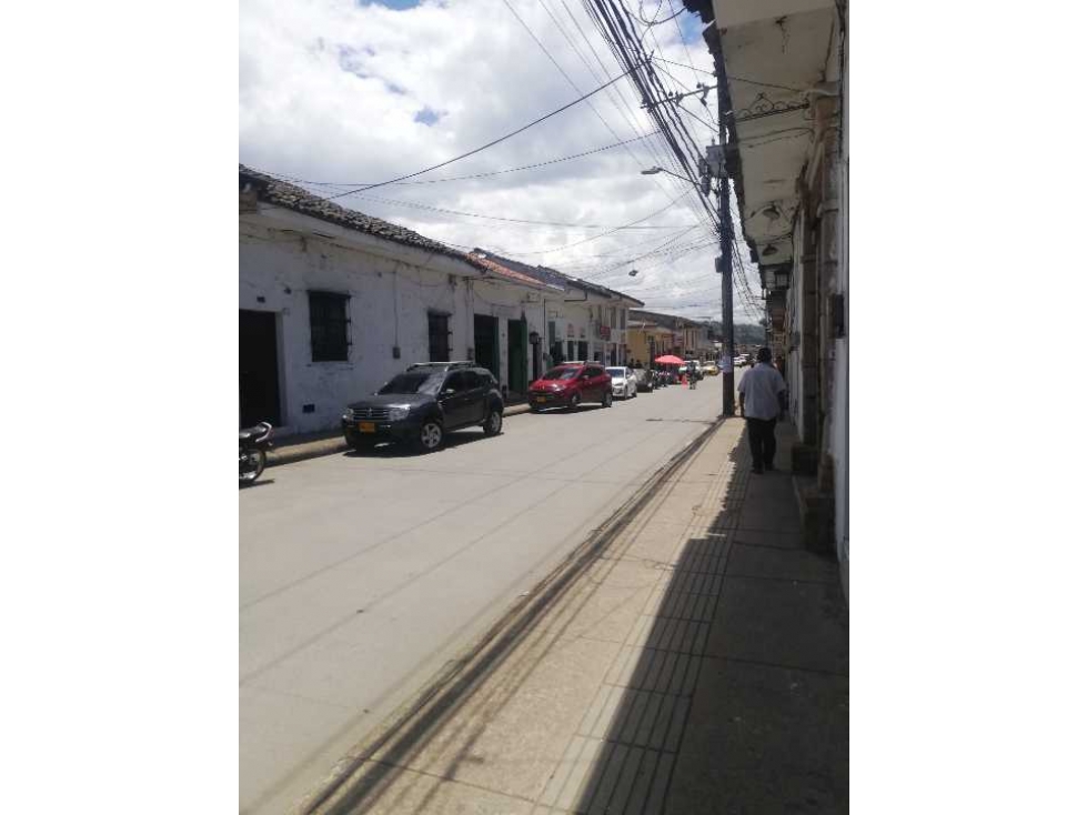 LUXA VENDE CASA COMERCIAL EN EL CENTRO . SOLO PARA INVERSIONISTAS — foto 3