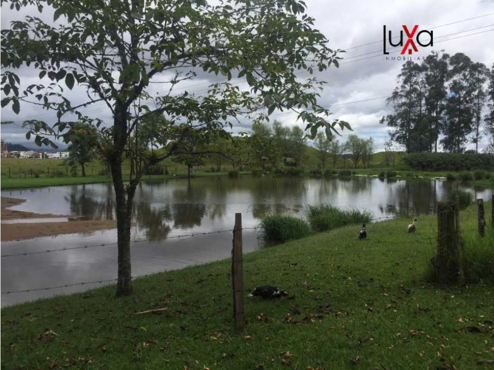 LUXA VENDE LOTE EN PARCELACIÓN CERRITOS DE LA PAZ - 2