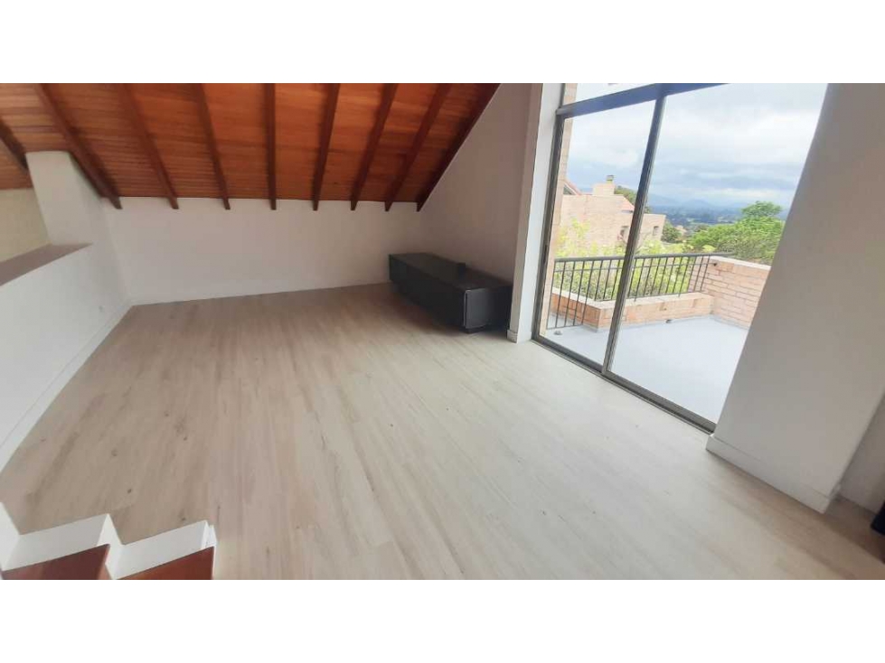 Macadamia, La Calera, Arriendo, 220mts, 3 habs, JARDIN! — foto 5