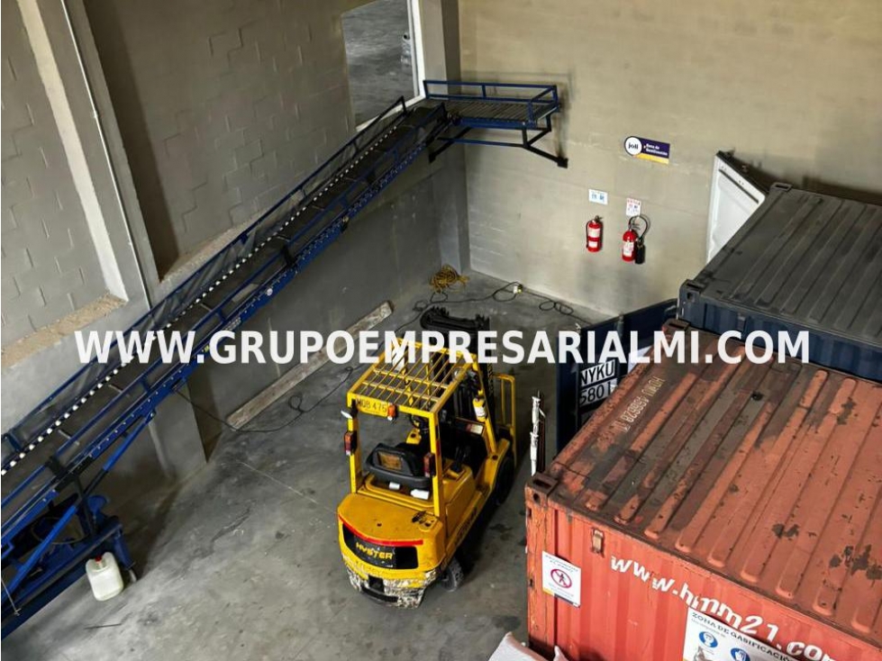 MAGNÍFICA BODEGA EN VENTA - SECTOR LA TOLVA COD: 31037 - 1