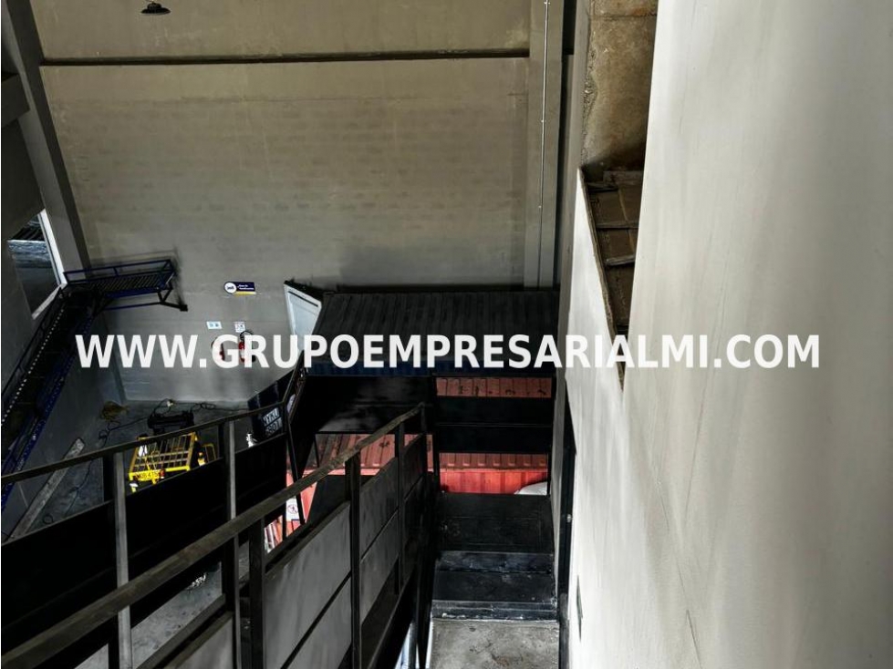 MAGNÍFICA BODEGA EN VENTA - SECTOR LA TOLVA COD: 31037 - 4