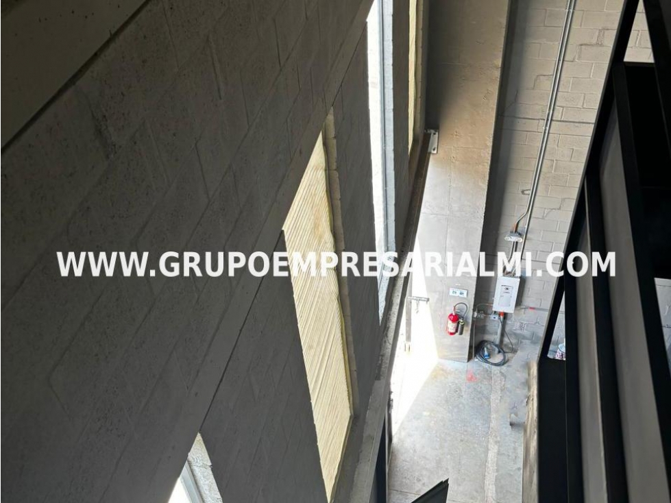 MAGNÍFICA BODEGA EN VENTA - SECTOR LA TOLVA COD: 31037 - 5