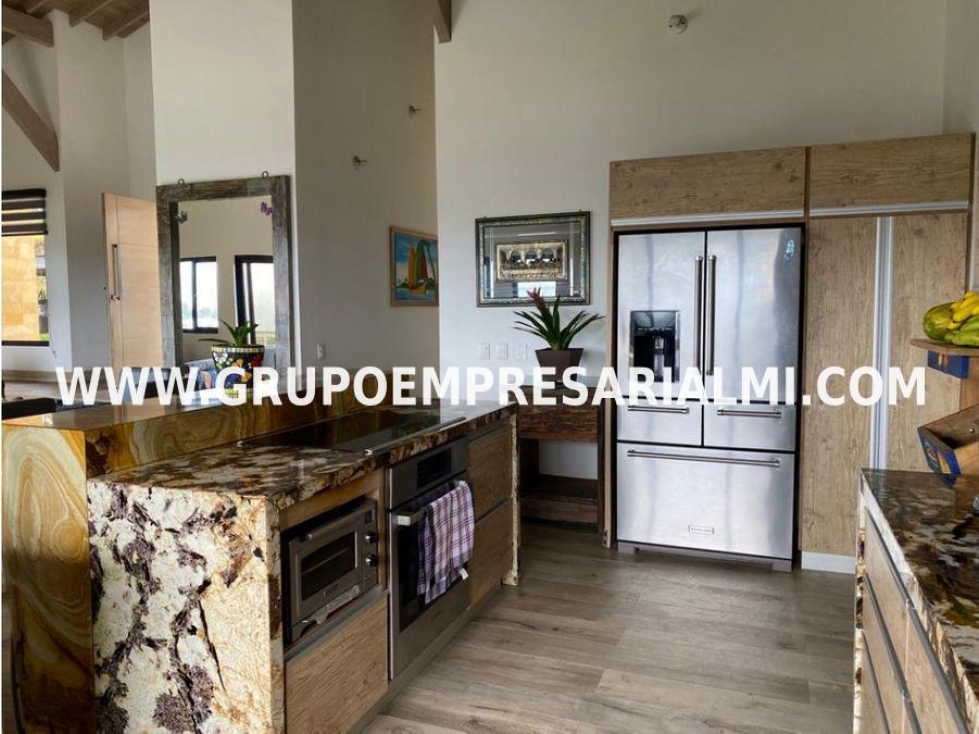 MAGNÍFICA CASA EN VENTA - SECTOR LOMA DEL ESCOBERO COD: 28786 — foto 3