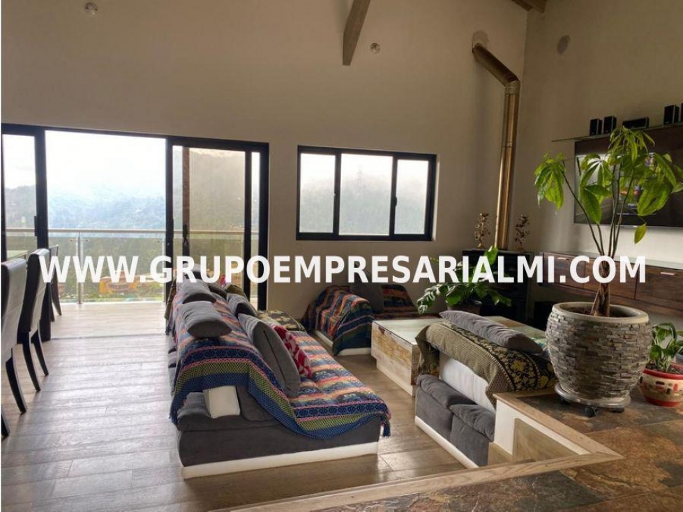 MAGNÍFICA CASA EN VENTA - SECTOR LOMA DEL ESCOBERO COD: 28786