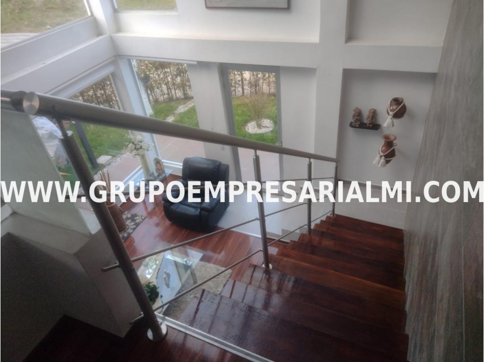 MAGNÍFICA CASA EN VENTA - SECTOR LOMA DEL ESCOBERO COD: 32007 — foto 6