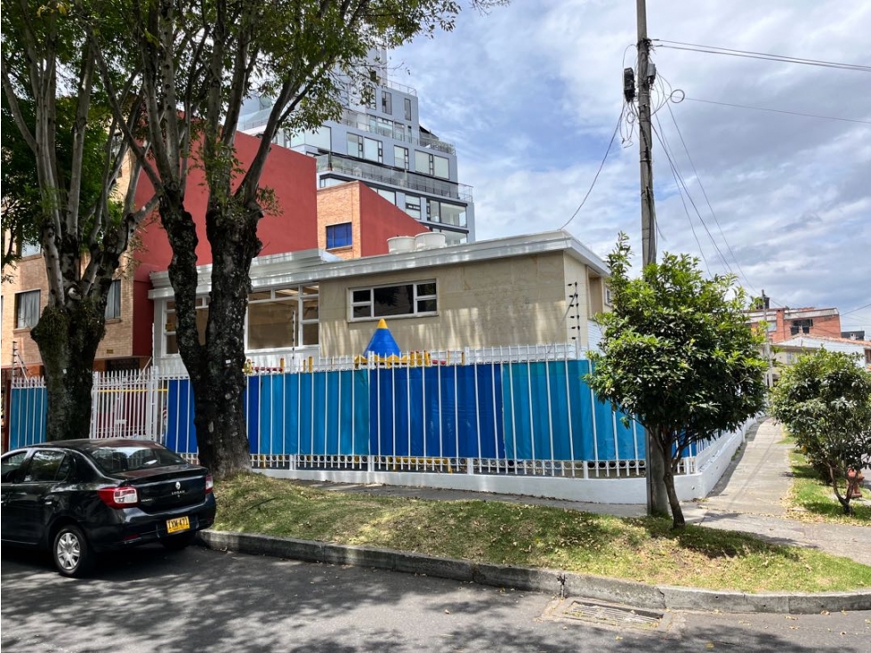 Santa Ana Occ. casa para uso institucional con arriendo vigente — foto 2