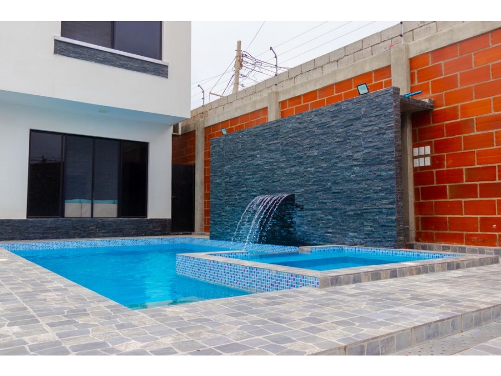 Magnifica Casa con Piscina, Cuarto de Vapor, Jaccuzi y Amplia Area Social en Salinas sector hipódromo. (Por la escuela Jefferson) — foto 4