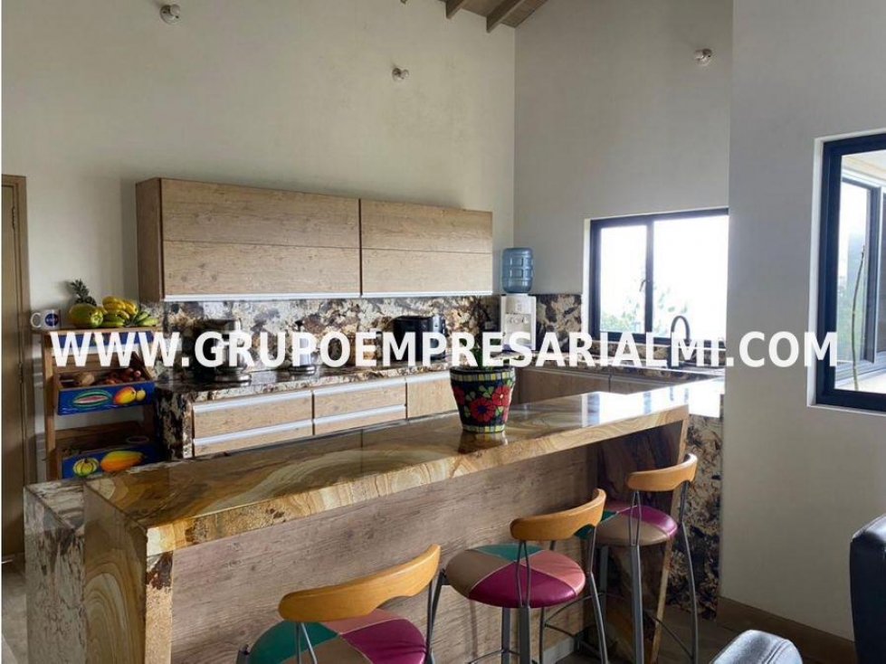 MAGNÍFICA CASA EN VENTA - SECTOR LOMA DEL ESCOBERO COD: 28786 — foto 5