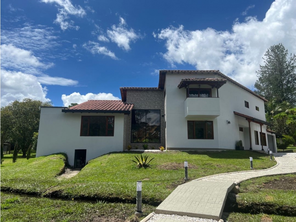 Magnifica casa finca en la Ceja Antioquía Vendo
