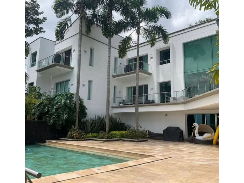 Mansion El Poblado 1500 metros construida 12 mil millones