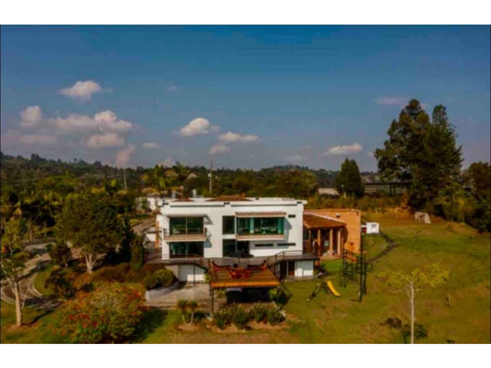 Mansion en venta Palmas con exelente lote