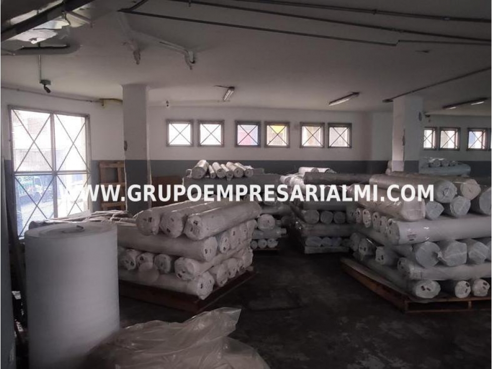 MARAVILLOSA BODEGA EN VENTA - SECTOR LOS ALCÁZARES COD: 32585 - 4