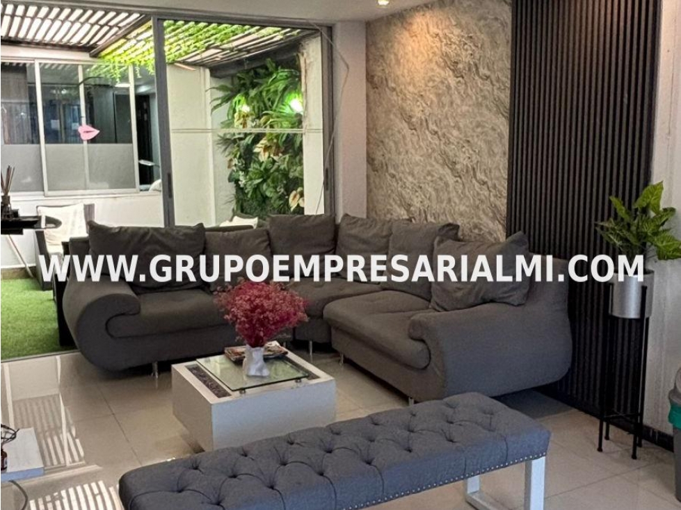 MARAVILLOSA CASA BIFAMILIAR EN VENTA - SECTOR SANTA MÓNICA COD: 33350