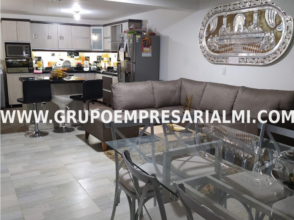 MARAVILLOSA CASA EN VENTA - SECTOR GIRARDOTA COD: 28755