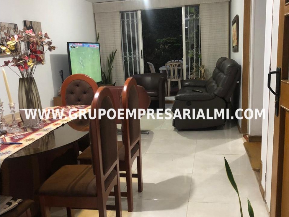 MARAVILLOSA CASA UNIFAMILIAR EN VENTA - SECTOR LA MOTA COD: 30640