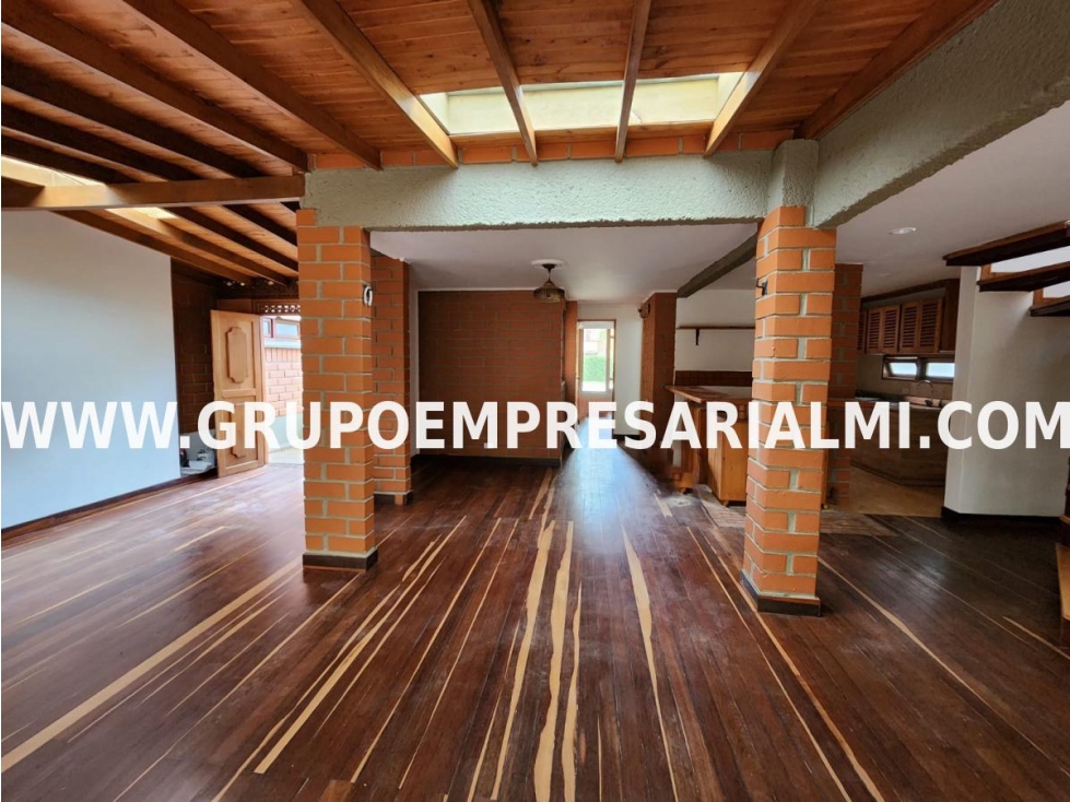 MARAVILLOSA CASA UNIFAMILIAR EN ARRIENDO - SECTOR EL RETIRO COD: 32110