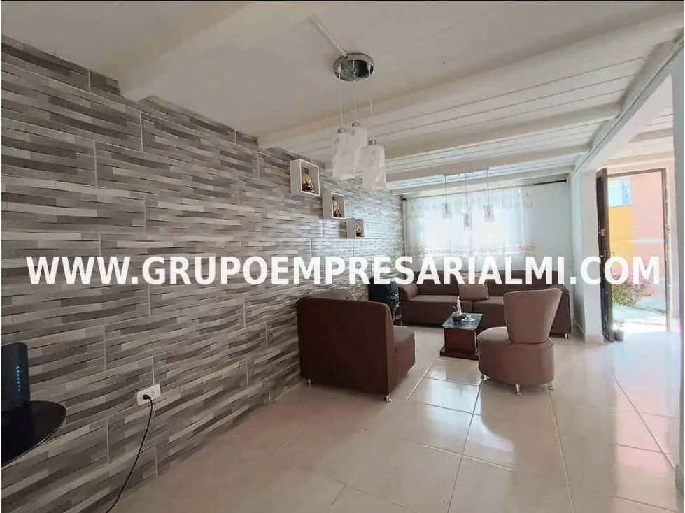 MARAVILLOSA CASA UNIFAMILIAR EN VENTA - SECTOR LA POLA COD: 32480 — foto 4