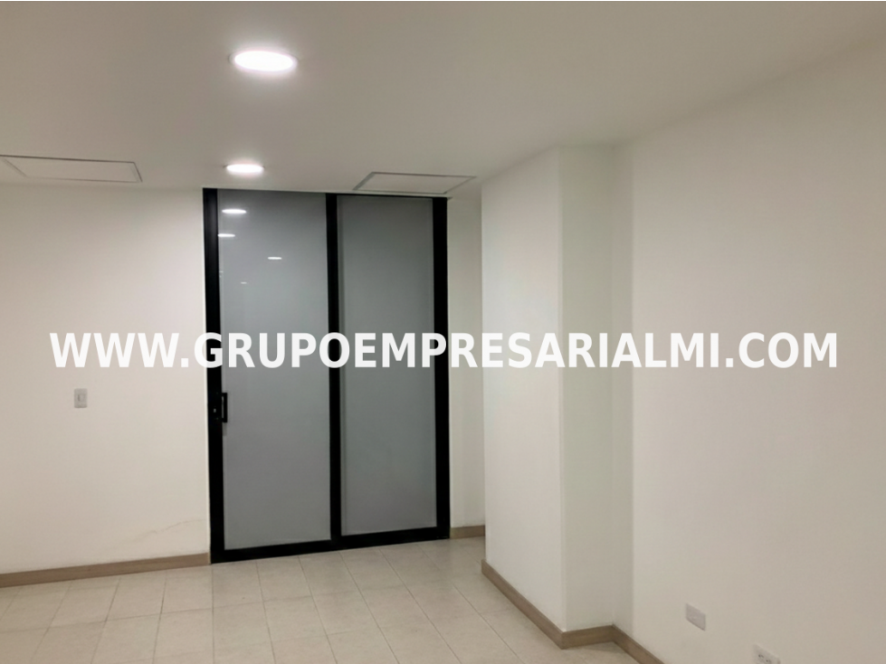 MARAVILLOSA OFICINA EN ARRIENDO - SECTOR LA FLORESTA COD: 33559 - 4