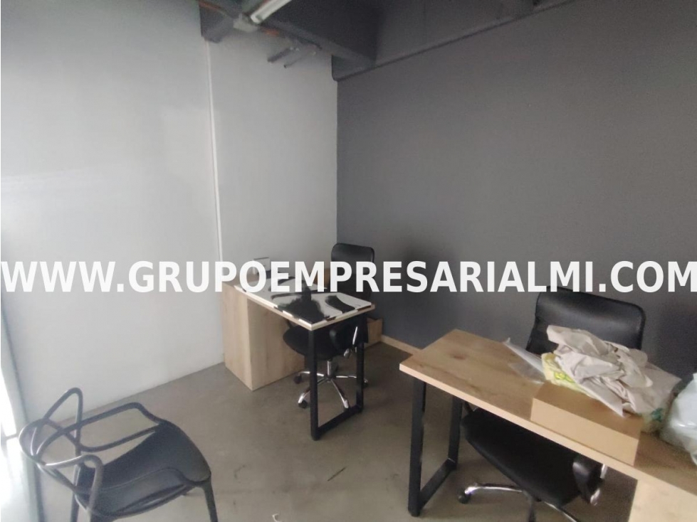 MARAVILLOSA OFICINA EN ARRIENDO - SECTOR SIMÓN BOLÍVAR COD: 33849 - 4