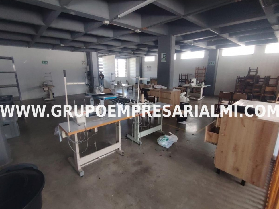 MARAVILLOSA OFICINA EN ARRIENDO - SECTOR SIMÓN BOLÍVAR COD: 33849 - 5