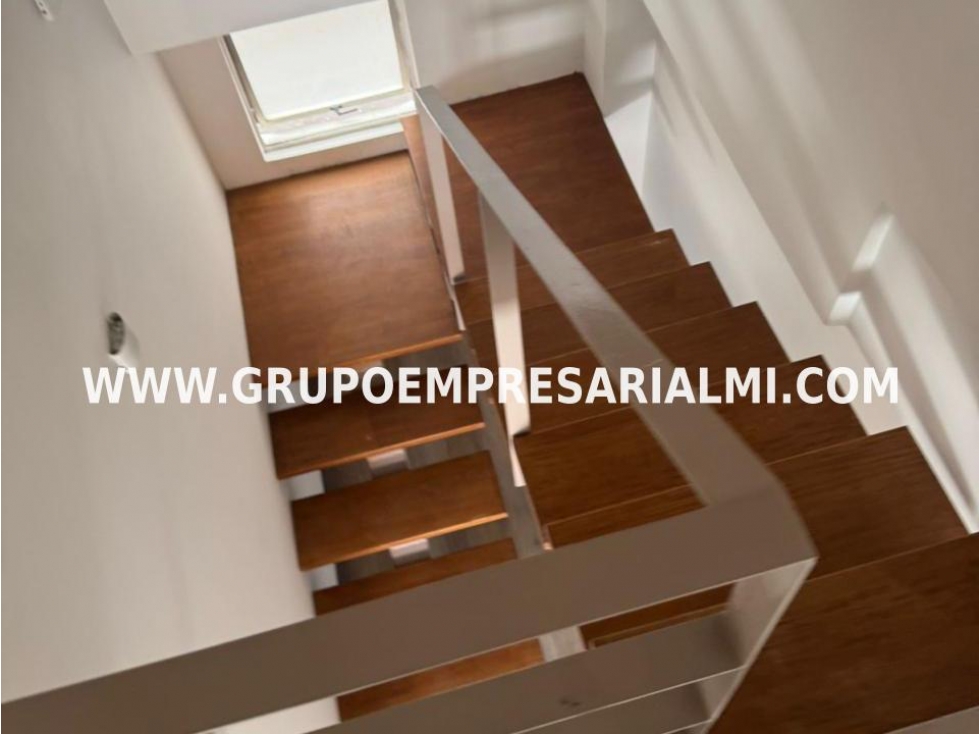 MARAVILLOSO APARTAMENTO DÚPLEX EN VENTA - SECTOR LAURELES COD: 33524 — foto 5